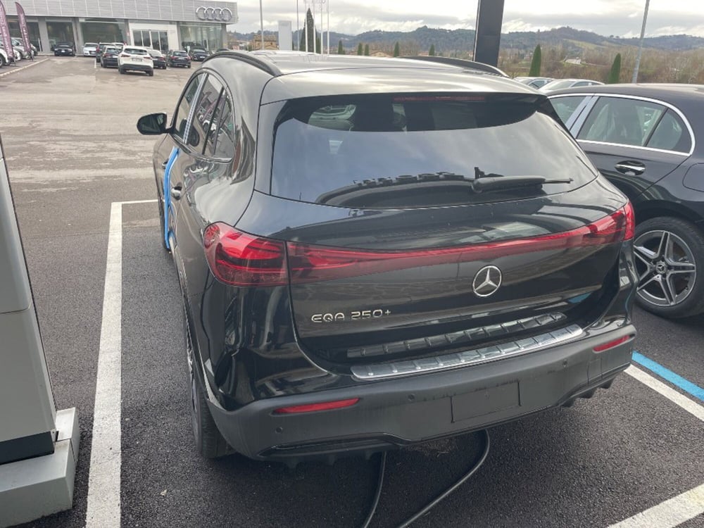 Mercedes-Benz EQA nuova a Firenze (3)