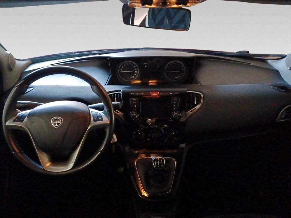 Lancia Ypsilon usata a Firenze (13)