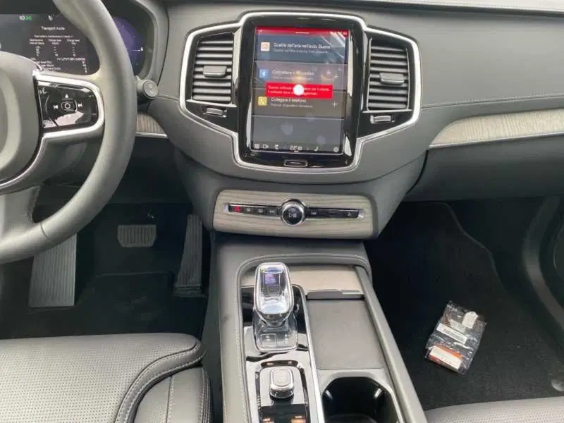 Volvo XC90 nuova a Pordenone (9)