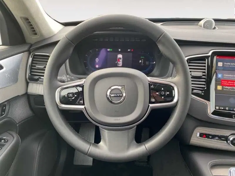 Volvo XC90 nuova a Pordenone (10)