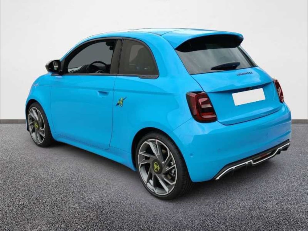 Abarth 500e Cabrio nuova a Venezia (6)