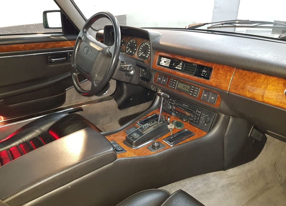 Jaguar XJS usata a Como (7)