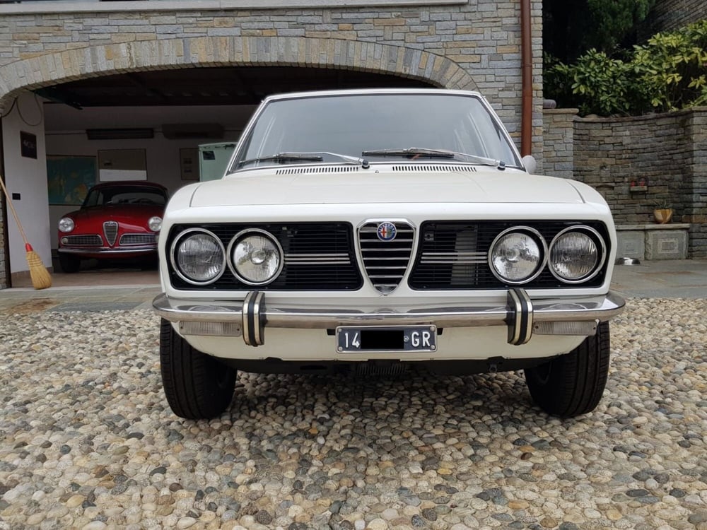 Alfa Romeo Alfetta usata a Como (2)