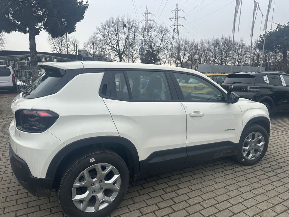 Jeep Avenger nuova a Milano (5)