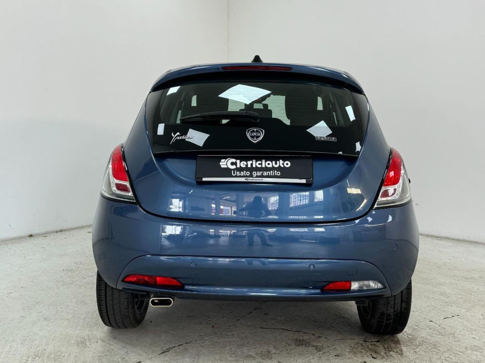 Lancia Ypsilon usata a Como (7)