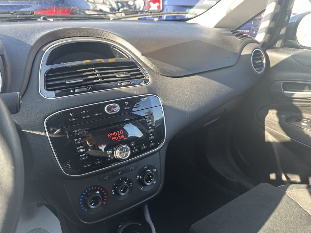 Fiat Punto usata a Milano (18)