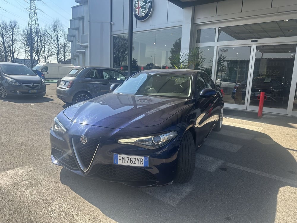 Alfa Romeo Giulia usata a Milano (2)