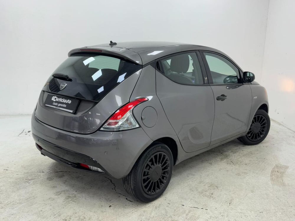 Lancia Ypsilon usata a Como (2)