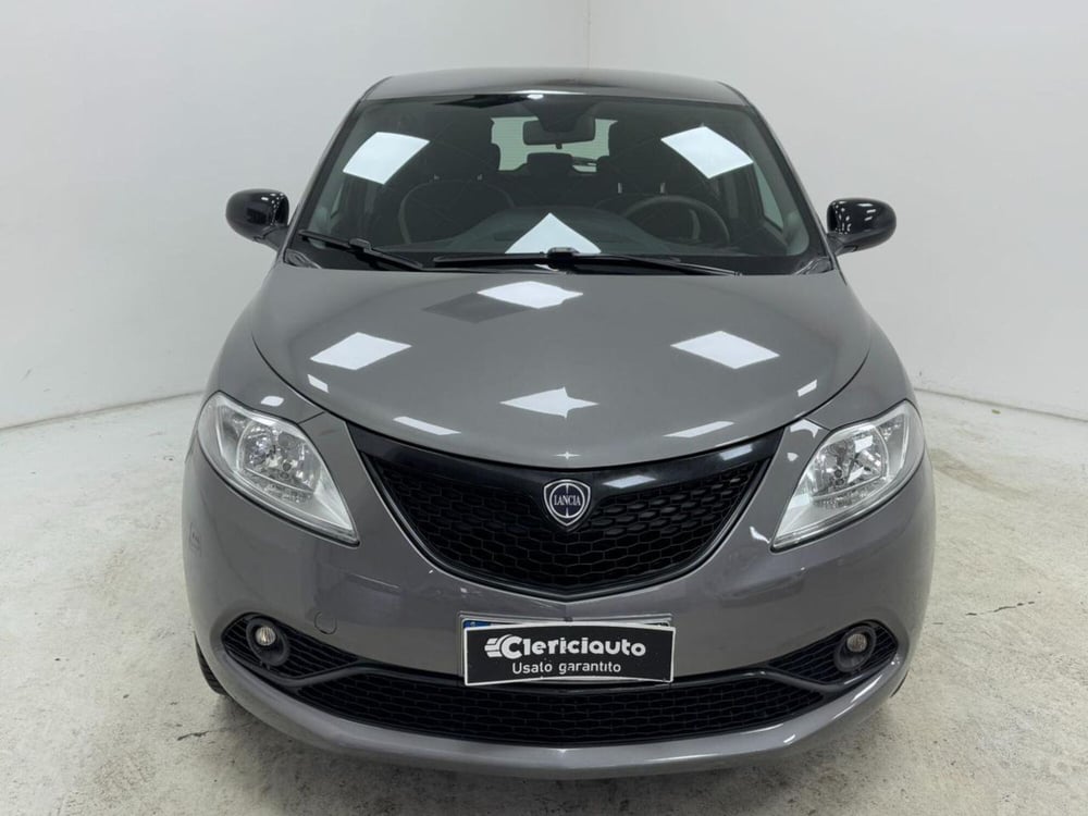 Lancia Ypsilon usata a Como (6)