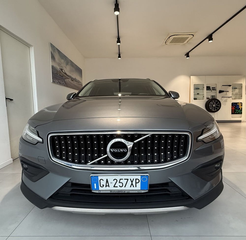 Volvo V60 Cross Country usata a Parma