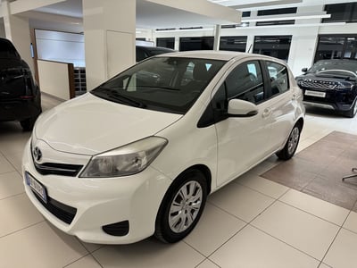 Toyota Yaris 1.3 5 porte Lounge  del 2012 usata a Latina