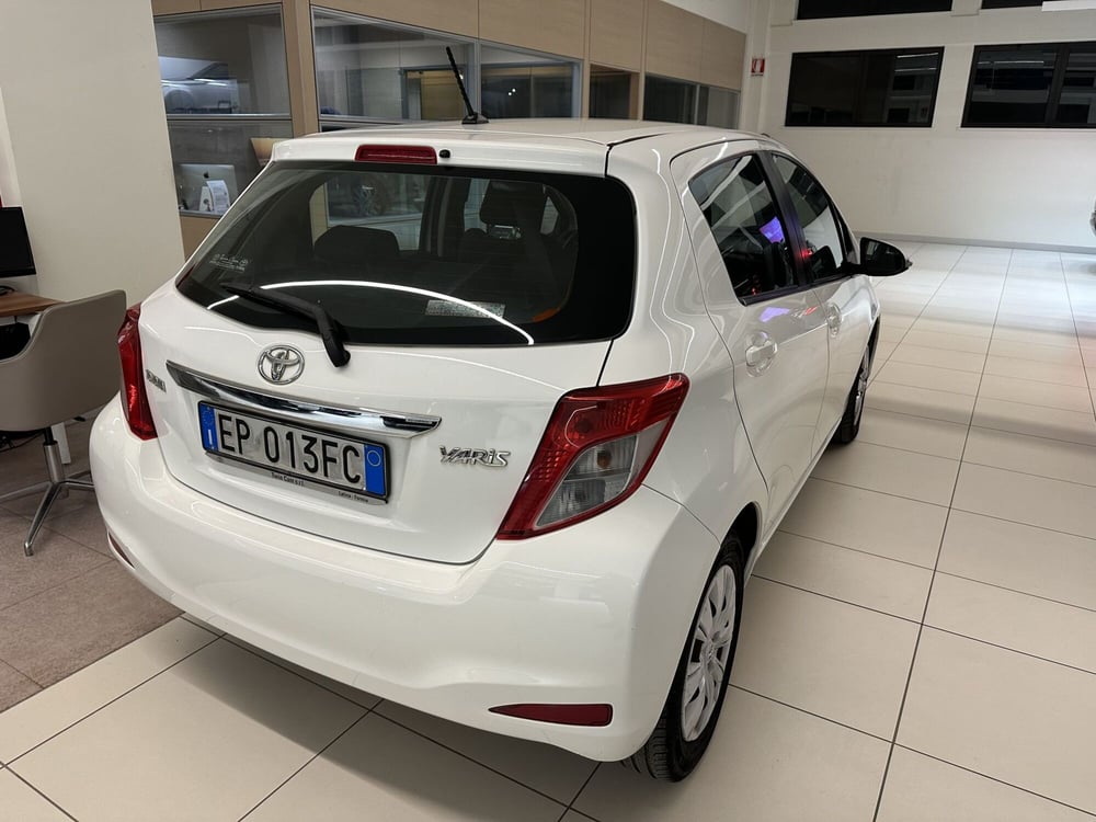 Toyota Yaris usata a Latina (2)