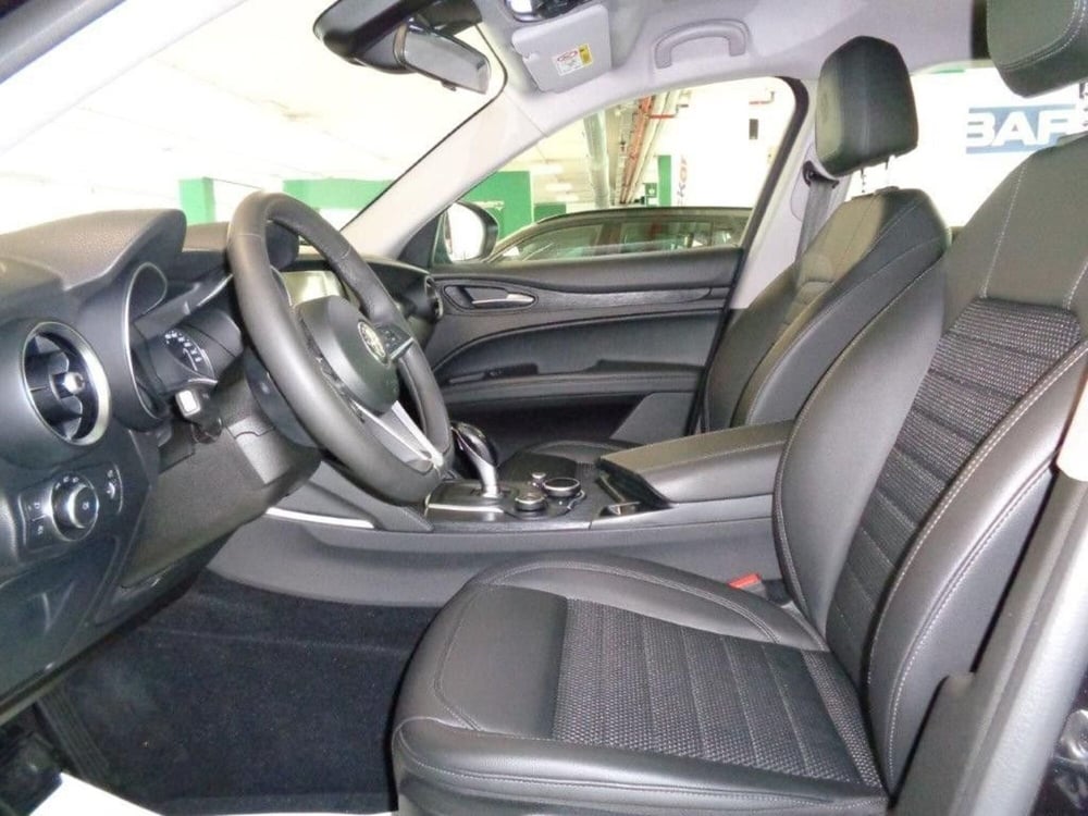 Alfa Romeo Stelvio usata a Torino (3)
