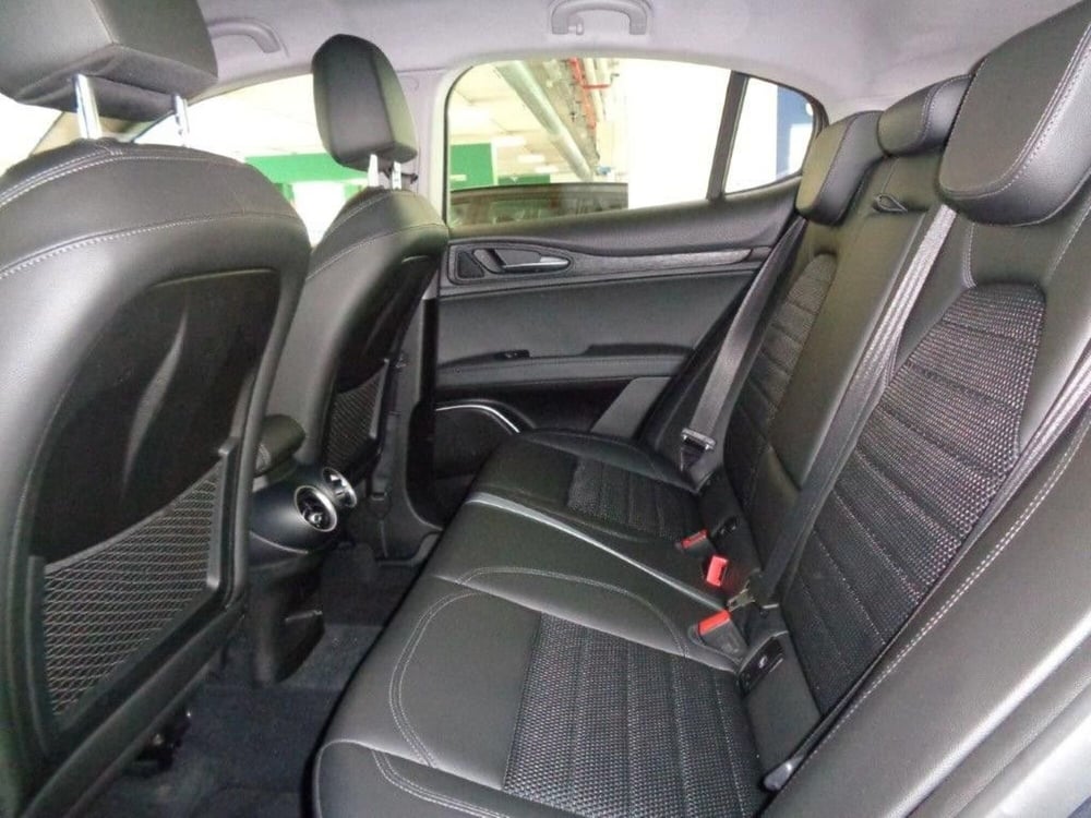 Alfa Romeo Stelvio usata a Torino (6)