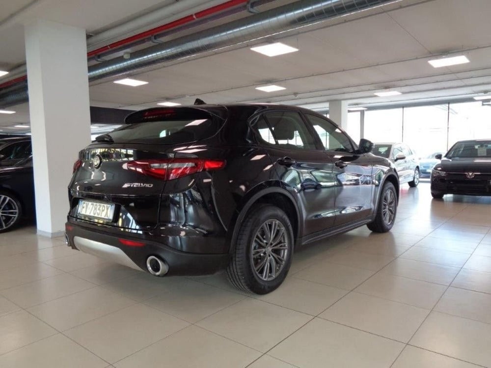 Alfa Romeo Stelvio usata a Torino (8)