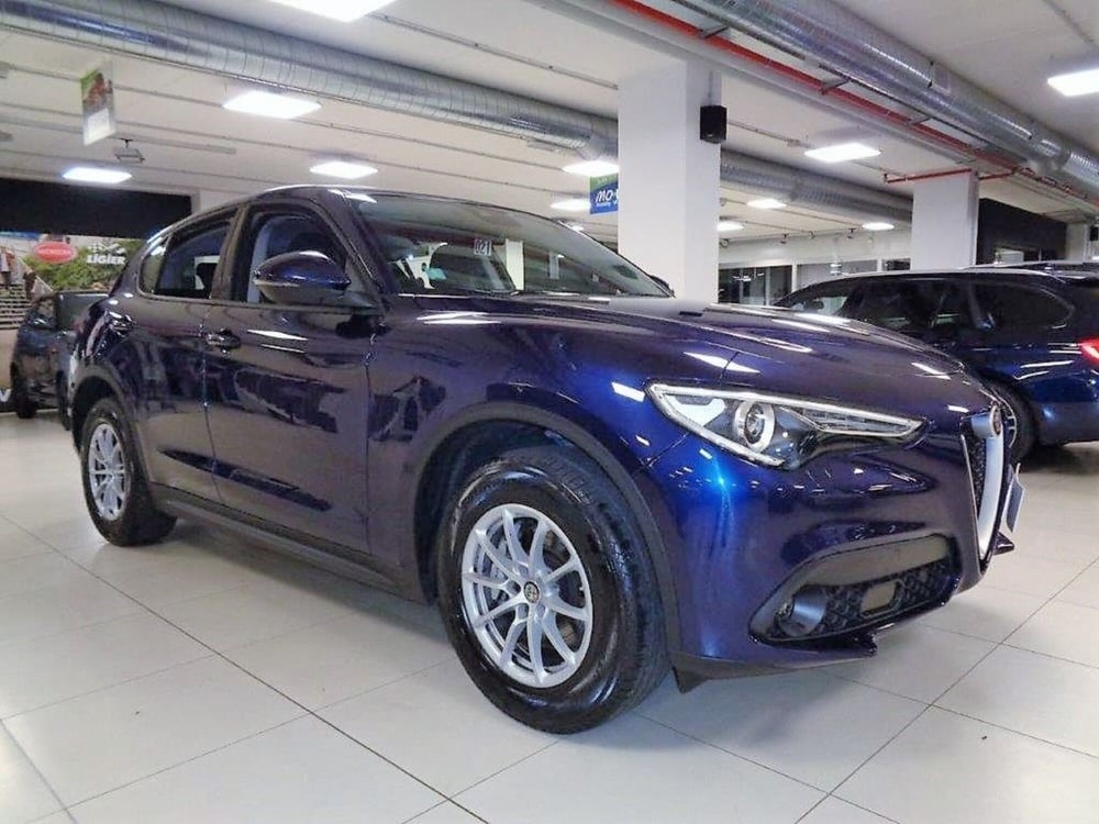 Alfa Romeo Stelvio usata a Torino (2)
