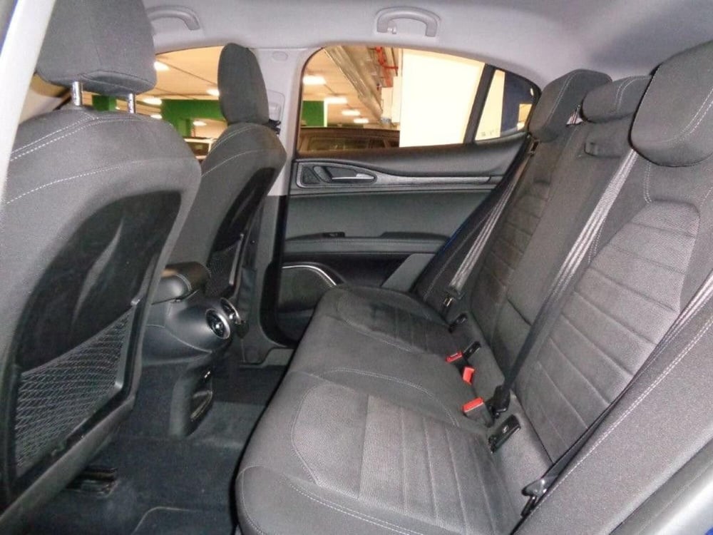 Alfa Romeo Stelvio usata a Torino (6)