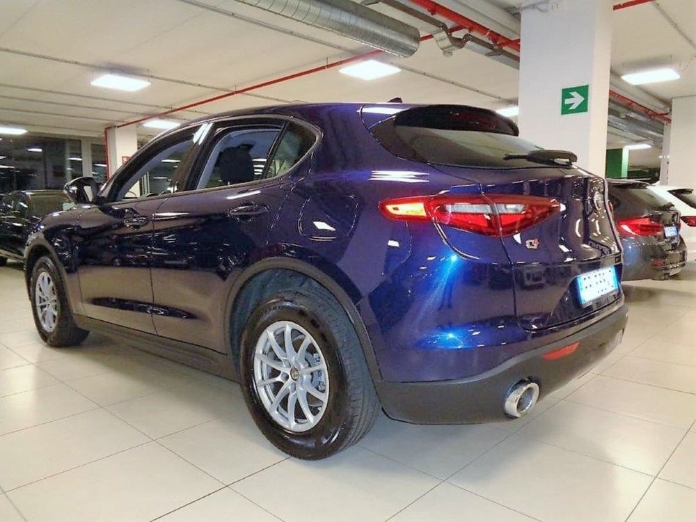 Alfa Romeo Stelvio usata a Torino (7)