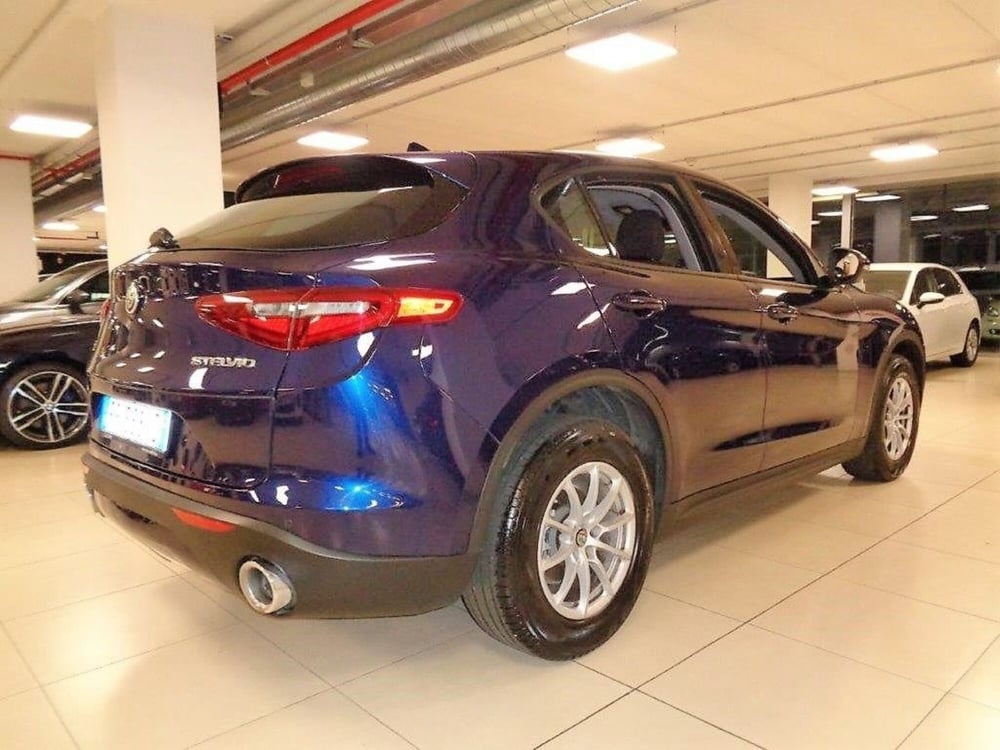 Alfa Romeo Stelvio usata a Torino (8)