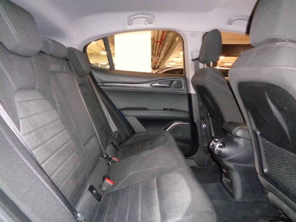 Alfa Romeo Stelvio usata a Torino (9)