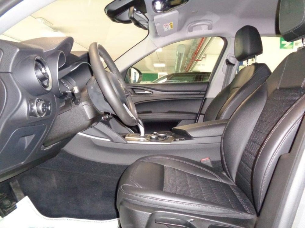 Alfa Romeo Stelvio usata a Torino (3)