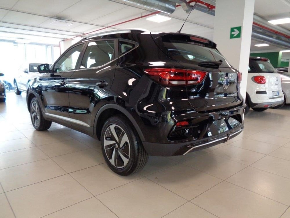 Mg ZS EV nuova a Torino (10)