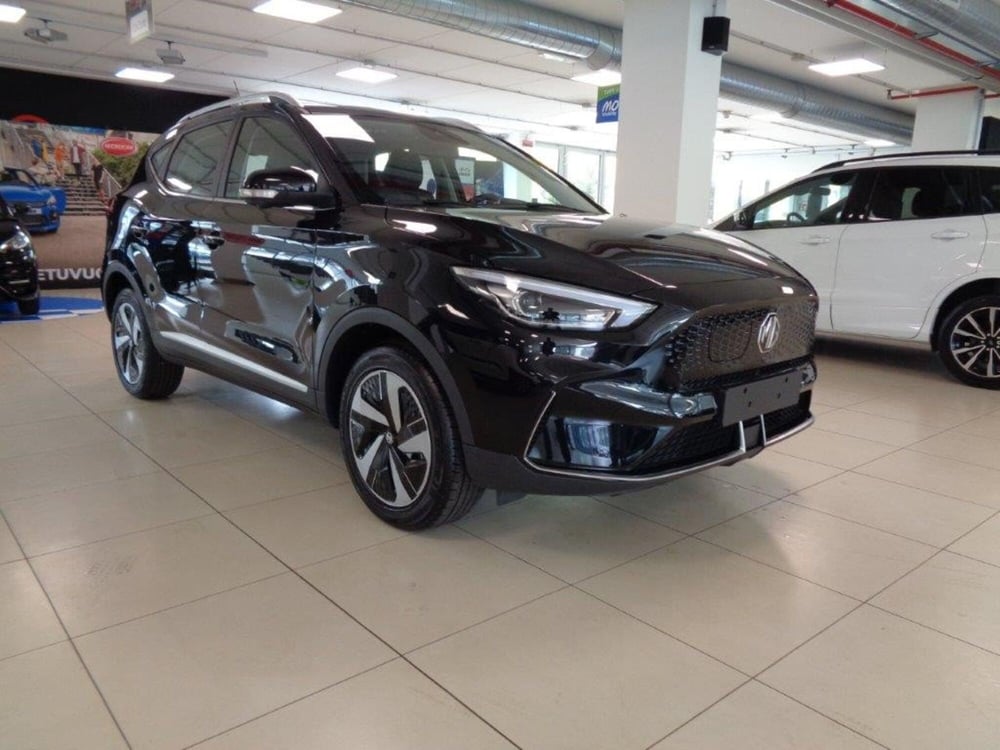 Mg ZS EV nuova a Torino (2)