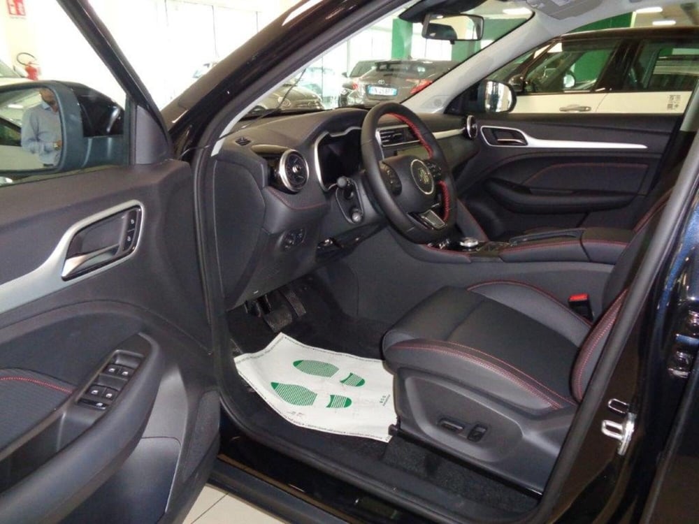 Mg ZS EV nuova a Torino (3)