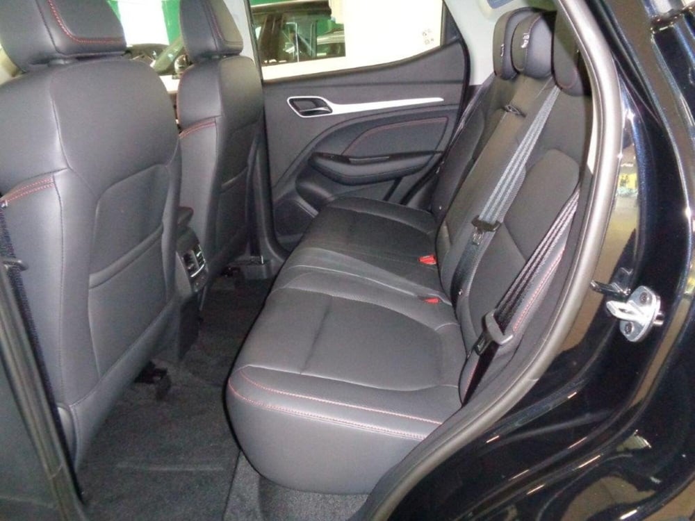 Mg ZS EV nuova a Torino (4)