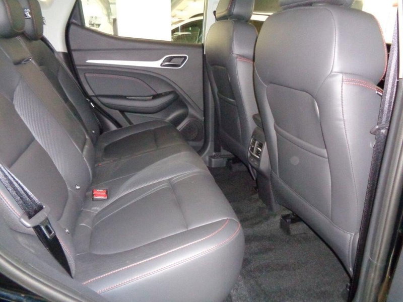 Mg ZS EV nuova a Torino (6)