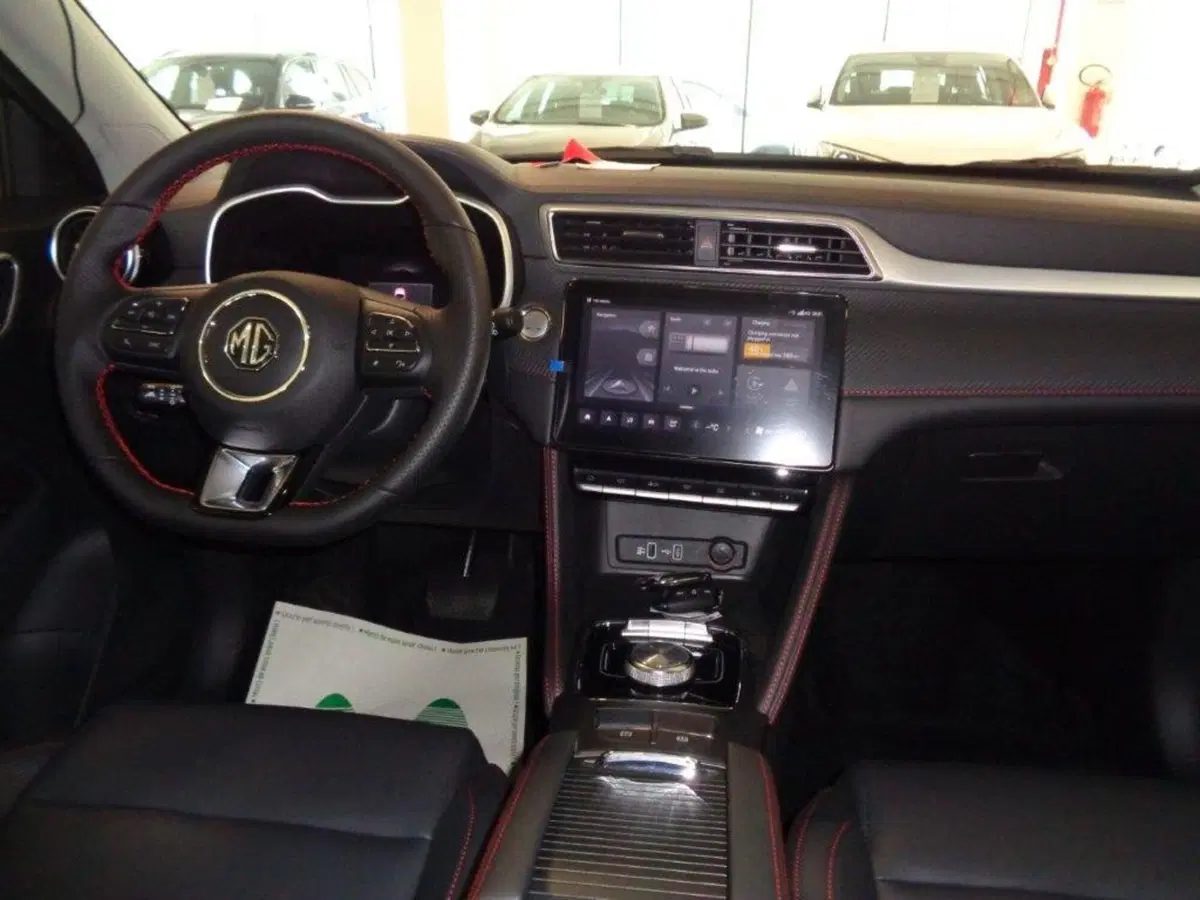 Mg ZS EV nuova a Torino (7)