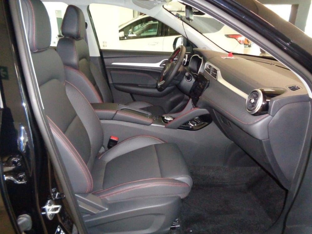 Mg ZS EV nuova a Torino (8)