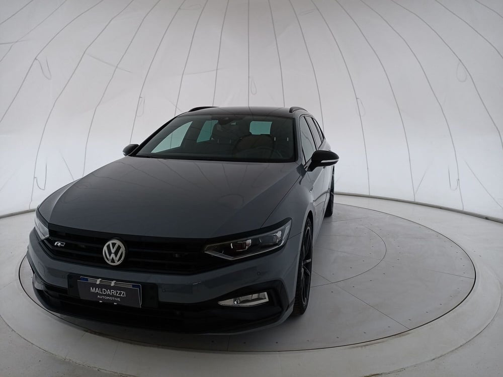 Volkswagen Passat Variant usata a Lecce