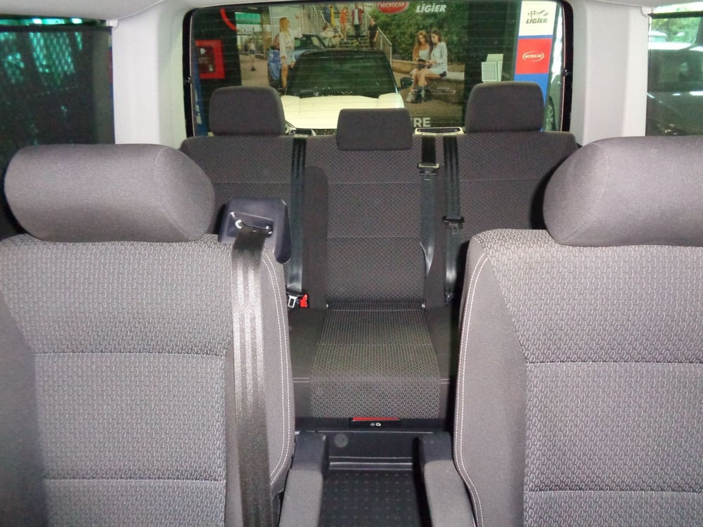 Volkswagen Multivan usata a Torino (12)