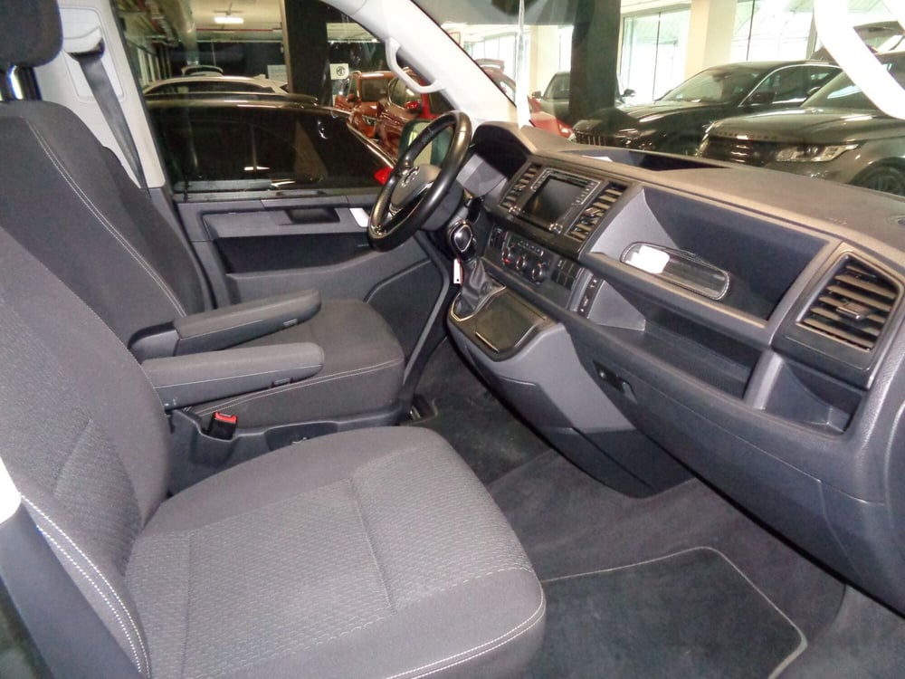 Volkswagen Multivan usata a Torino (16)