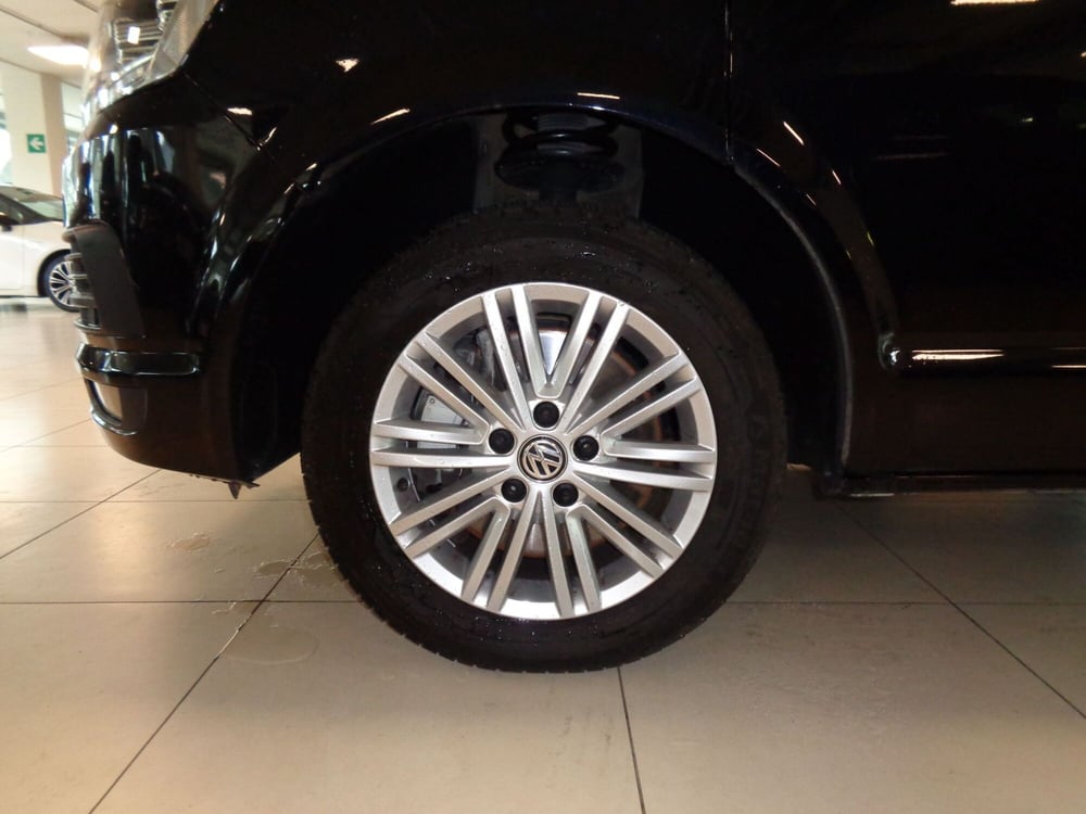 Volkswagen Multivan usata a Torino (9)