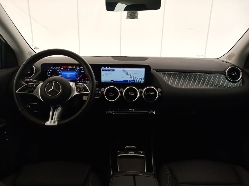 Mercedes-Benz GLA SUV usata a Taranto (10)