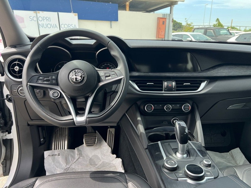 Alfa Romeo Stelvio usata a Teramo (6)