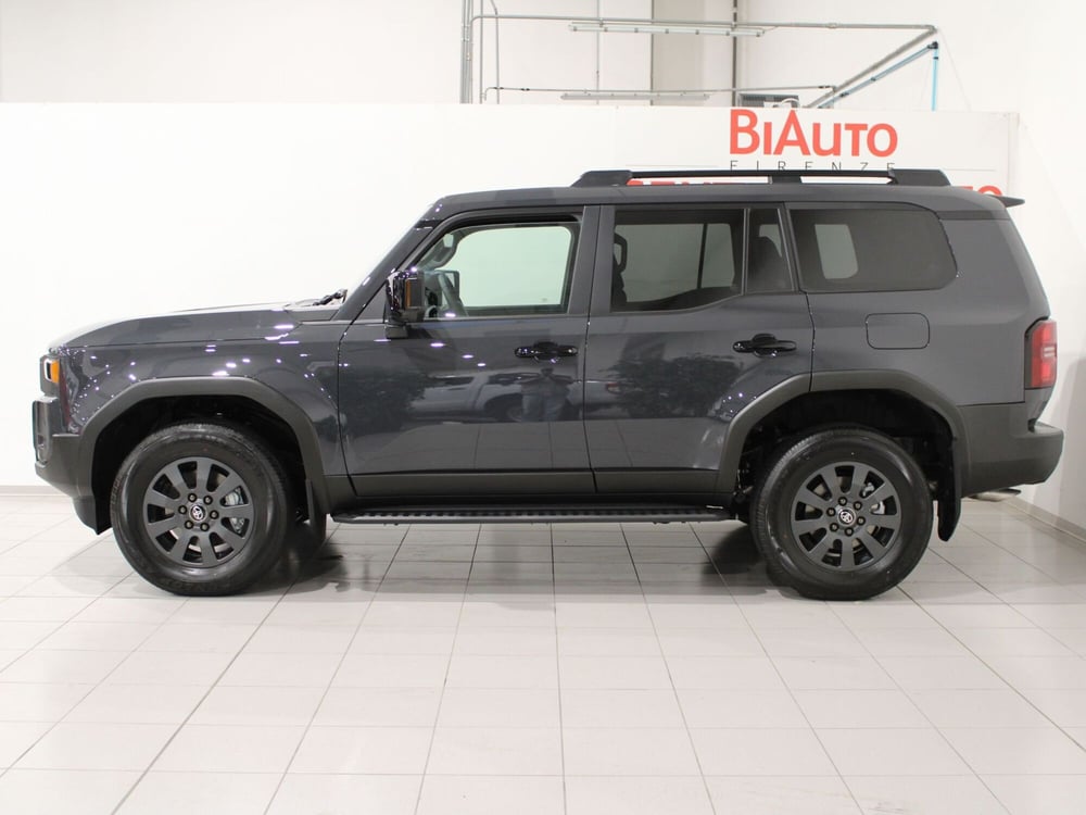 Toyota Land Cruiser nuova a Firenze (2)