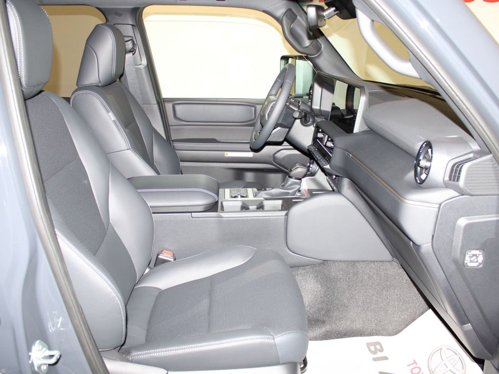 Toyota Land Cruiser nuova a Firenze (6)