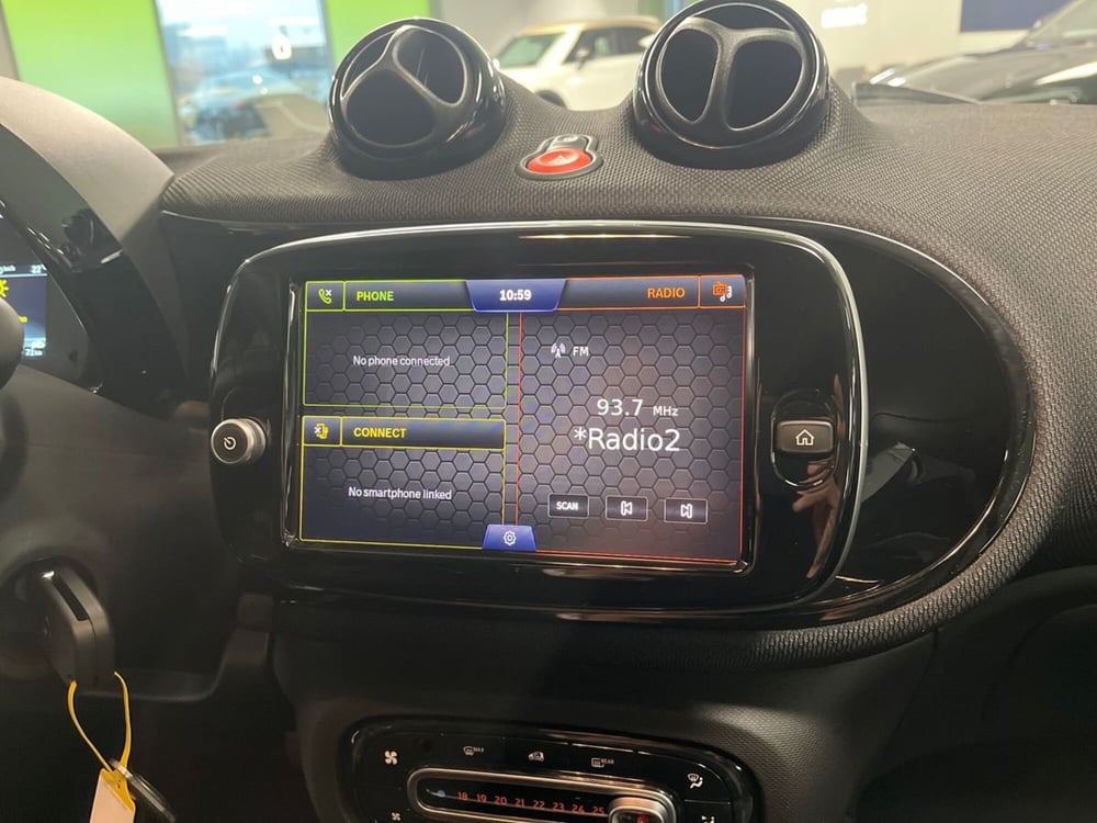 smart Fortwo nuova a Milano (12)