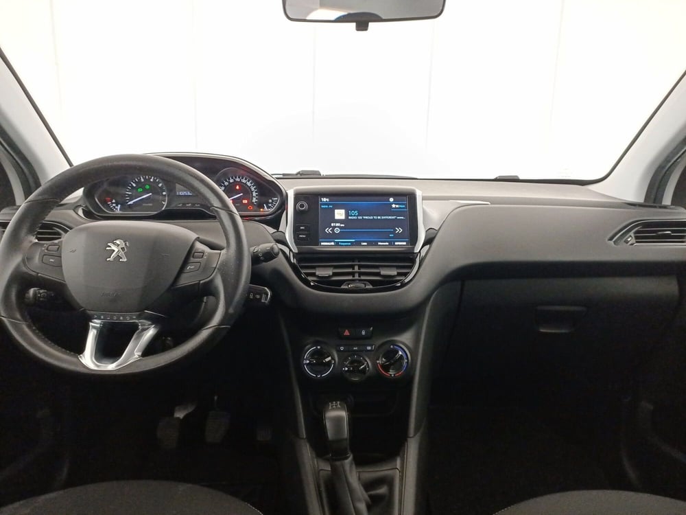 Peugeot 208 usata a Bari (10)