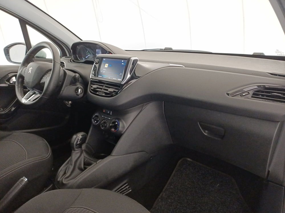 Peugeot 208 usata a Bari (7)