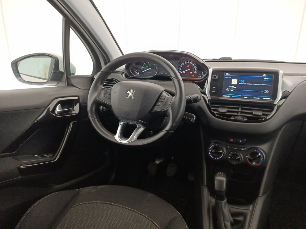 Peugeot 208 usata a Bari (9)