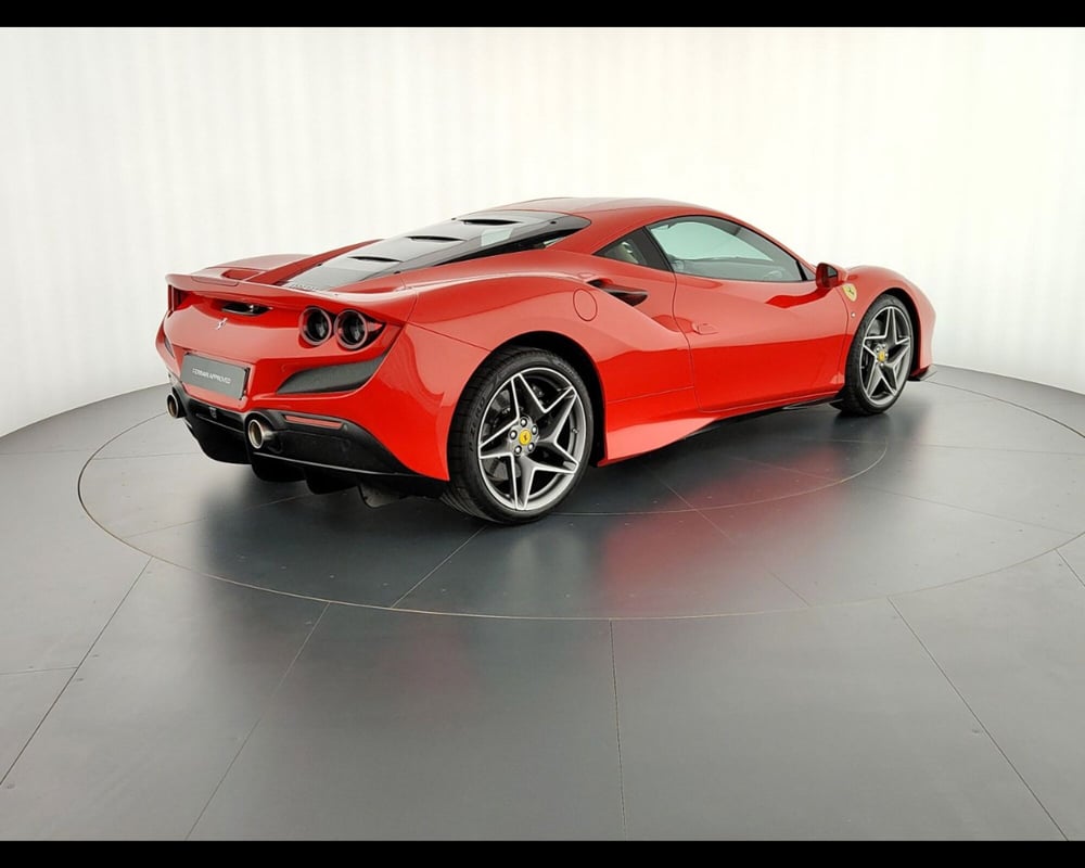 Ferrari F8 Coupé usata a Verona (7)