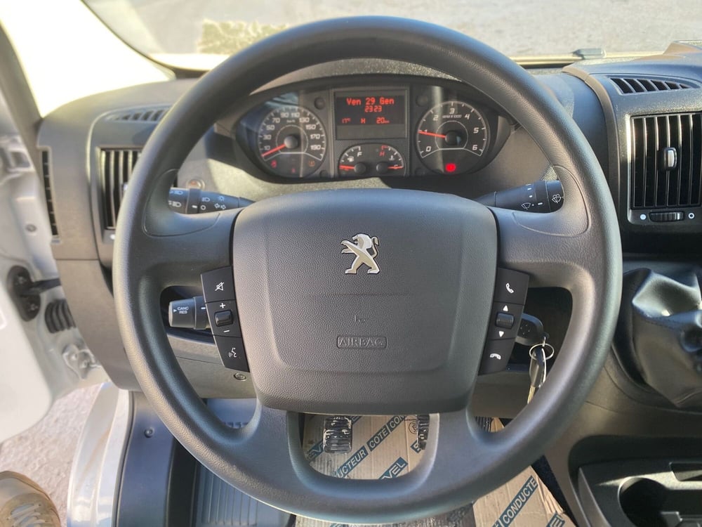 Peugeot Boxer Furgone nuova a Bari (17)