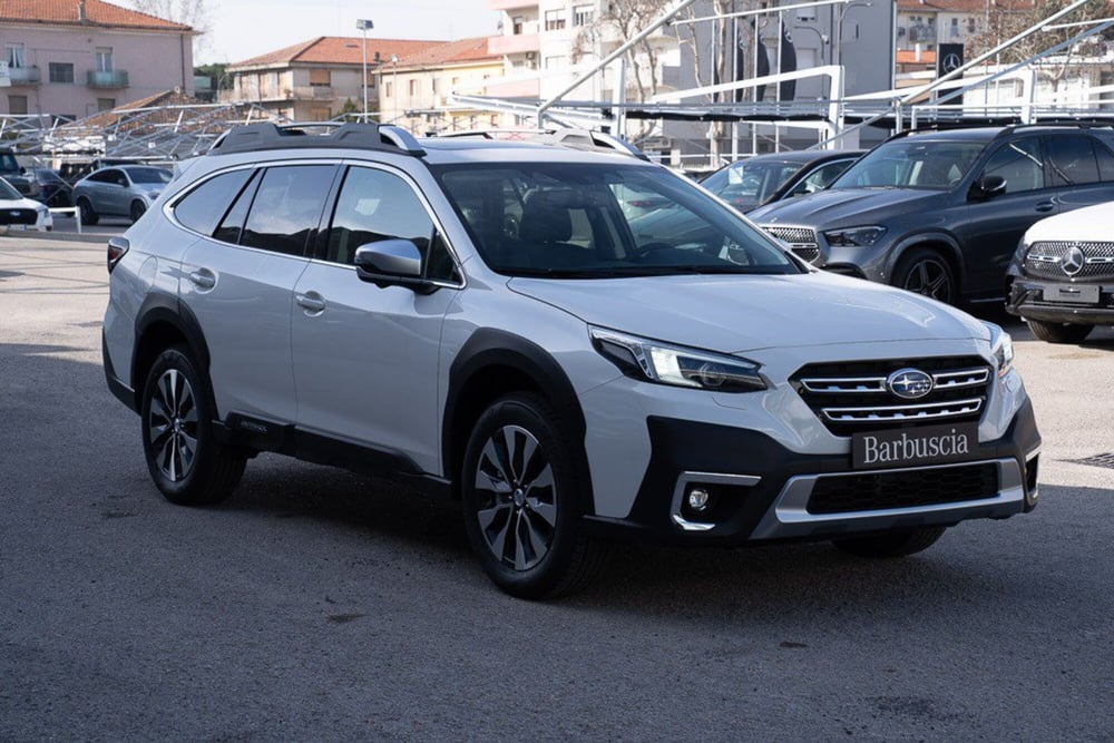 Subaru Outback nuova a Pescara (4)