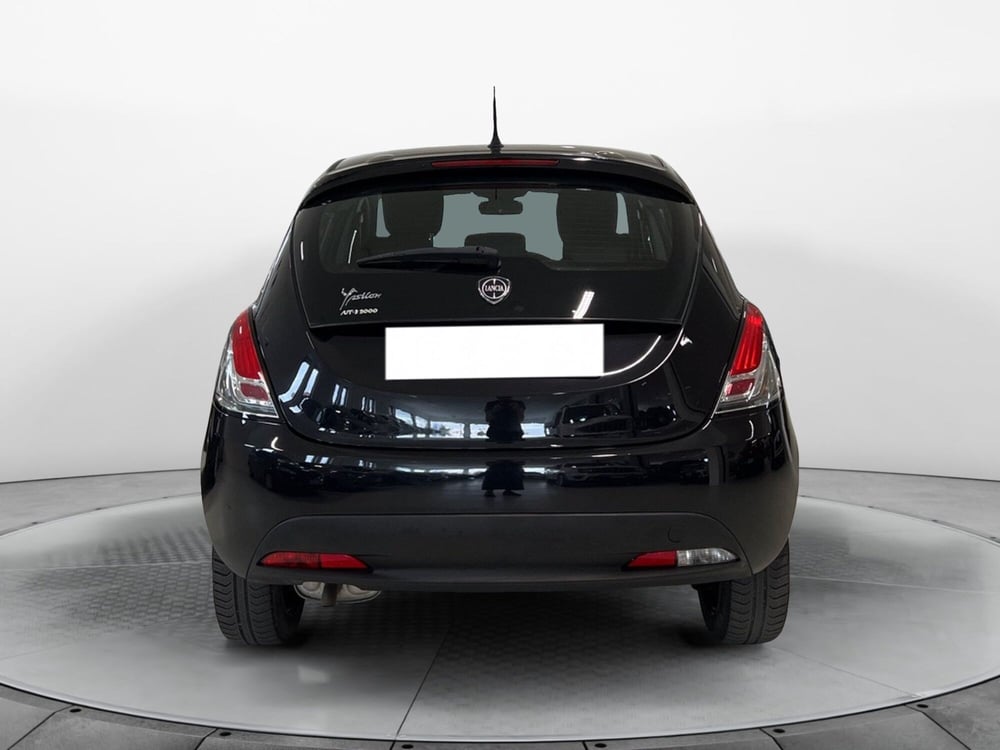 Lancia Ypsilon usata a Pisa (4)