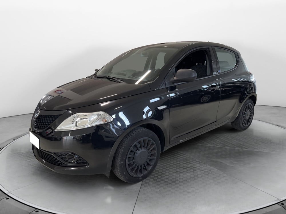 Lancia Ypsilon usata a Pisa (5)