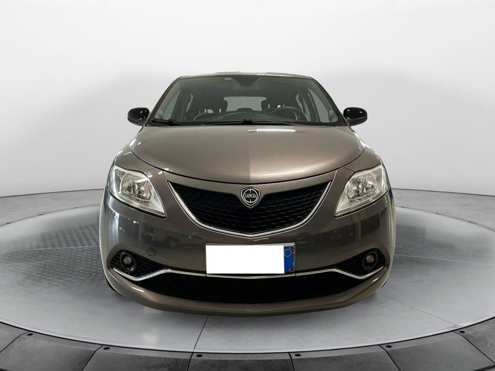 Lancia Ypsilon usata a Pisa (2)